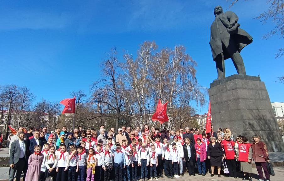 Тюменские коммунисты отметили 154-ую годовщину со Дня рождения В.И. Ленина