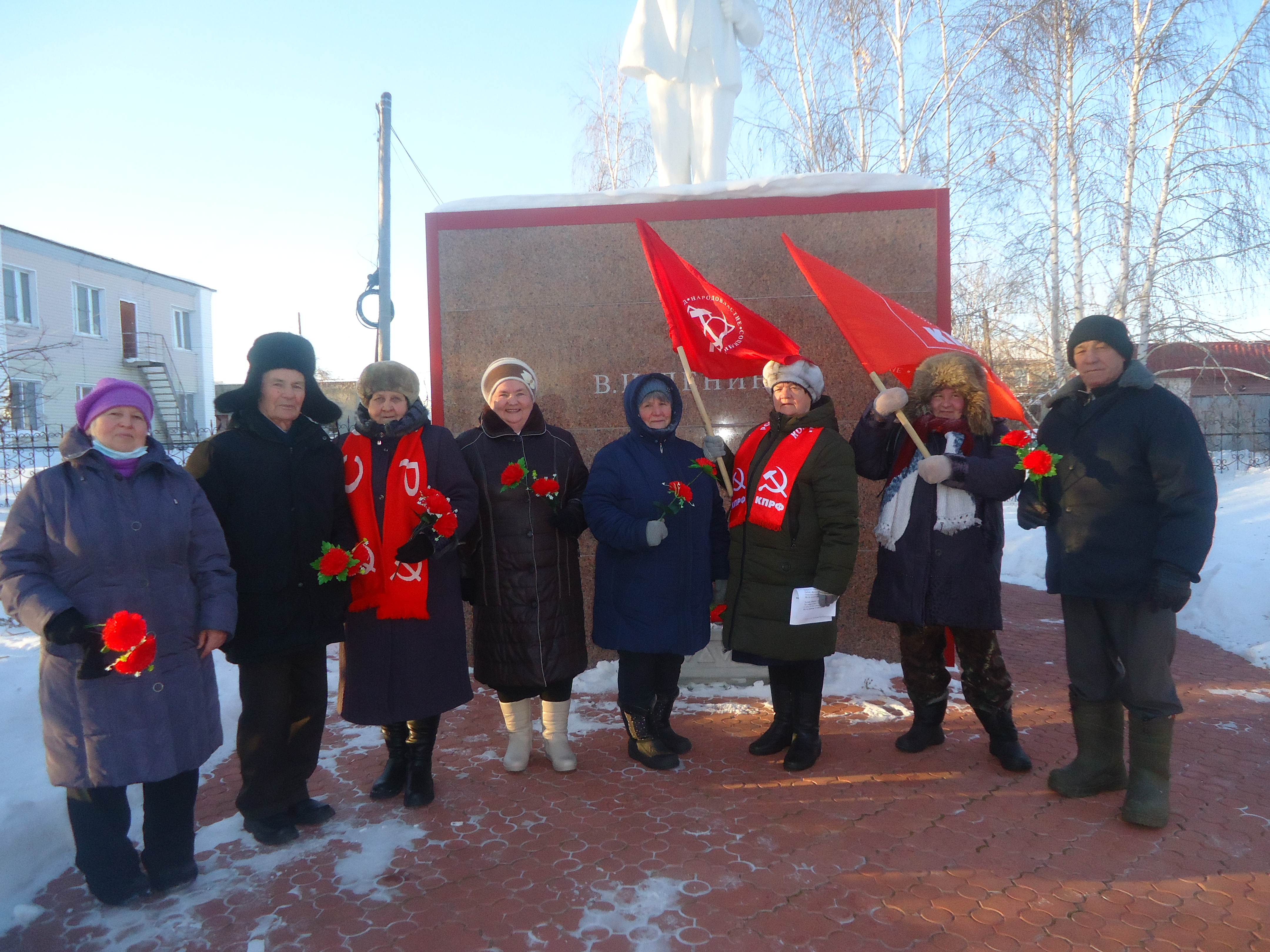 Коммунисты Казанского райкома КПРФ почтили память В.И. Ленина