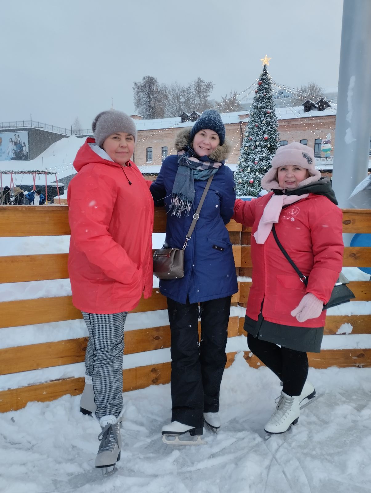 В Тюмени активисты женского движения «Надежда России» в Рождество вышли на лёд