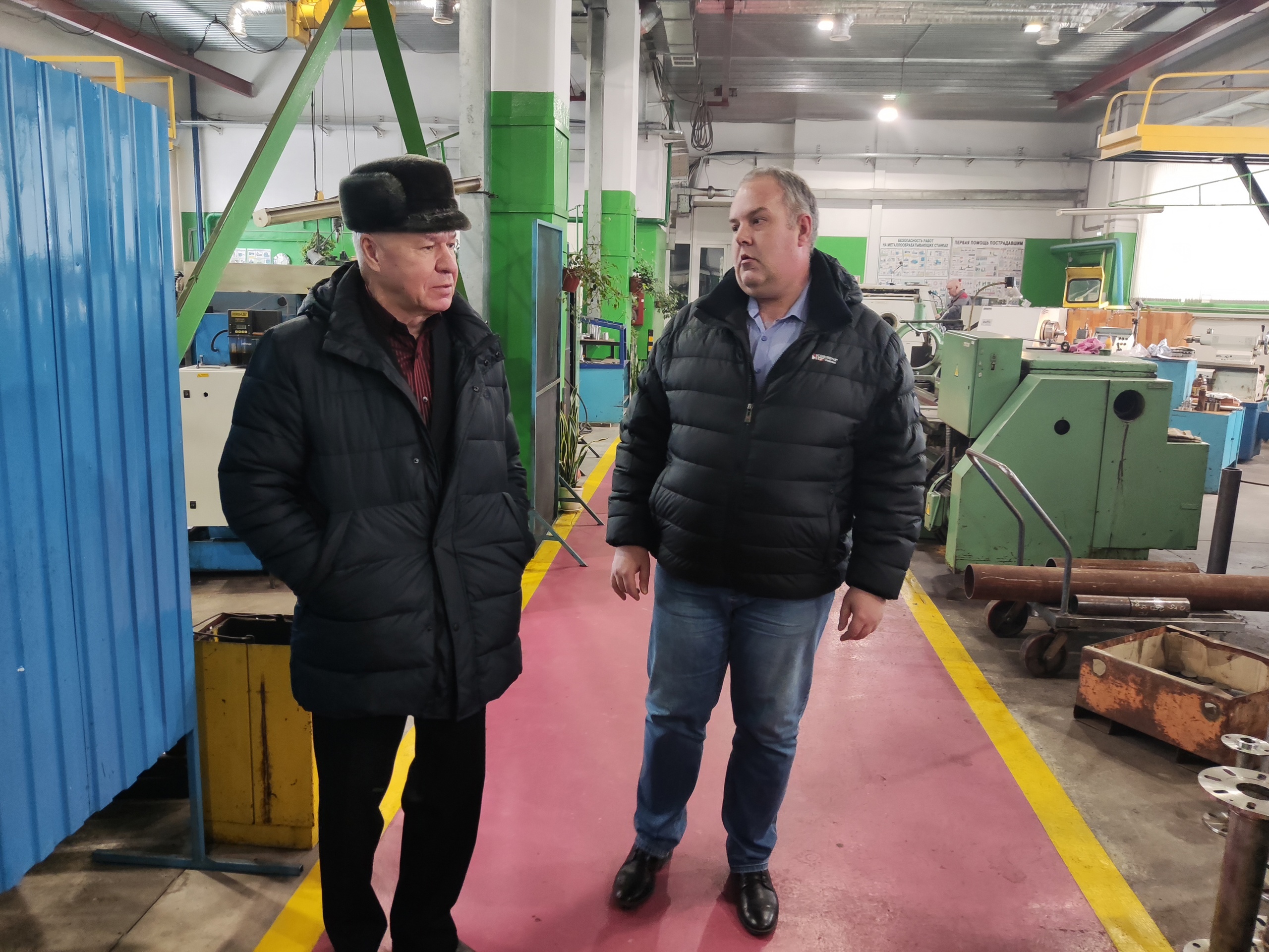 Депутат Госдумы Виктор Соболев посетил заводы нефтегазовый промышленности в Тюмени