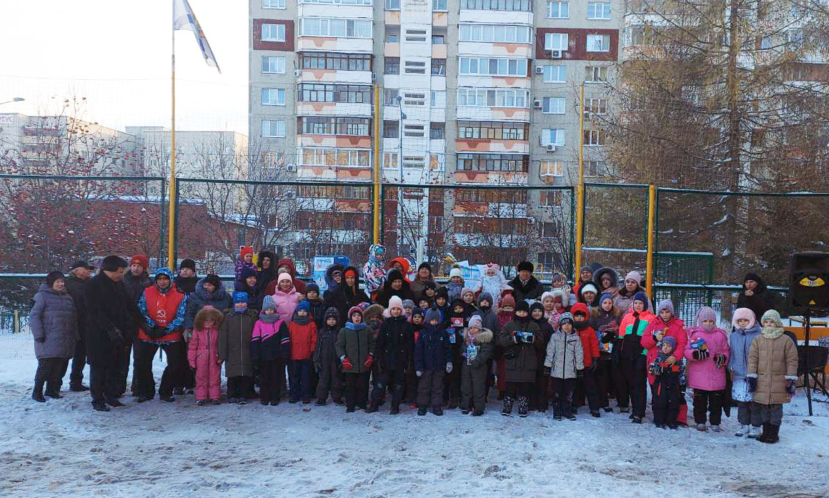 Коммунисты Восточного АО г. Тюмени подарили детям новогодний праздник