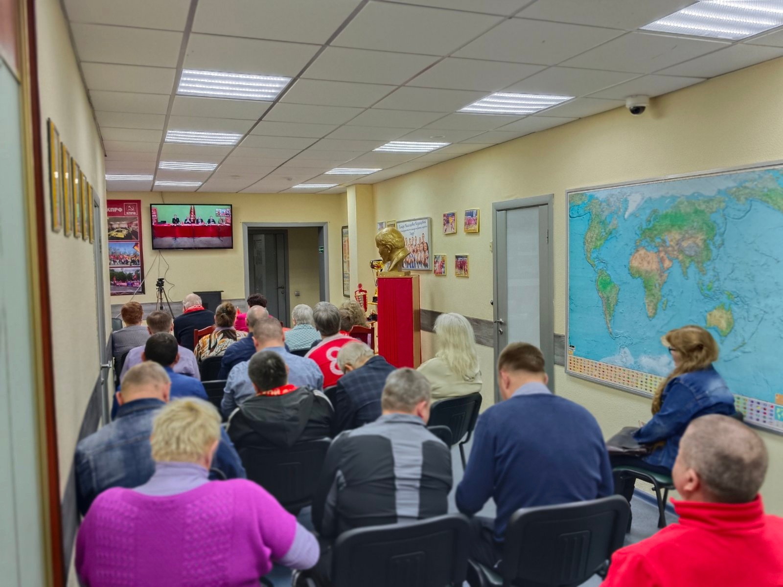 Актив Тюменского обкома принял участие в видеоконференции с Центральным комитетом КПРФ