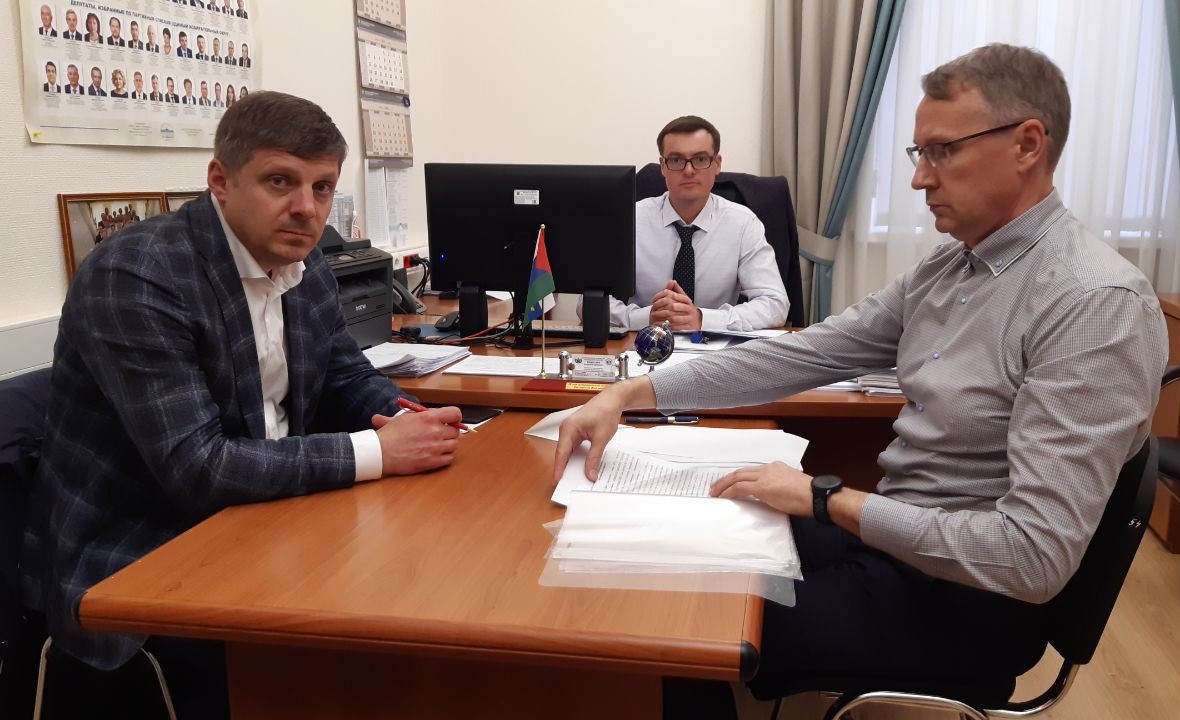 Кандидат №1. Иван Левченко первым сдал документы на выдвижение в Губернаторы Тюменской области