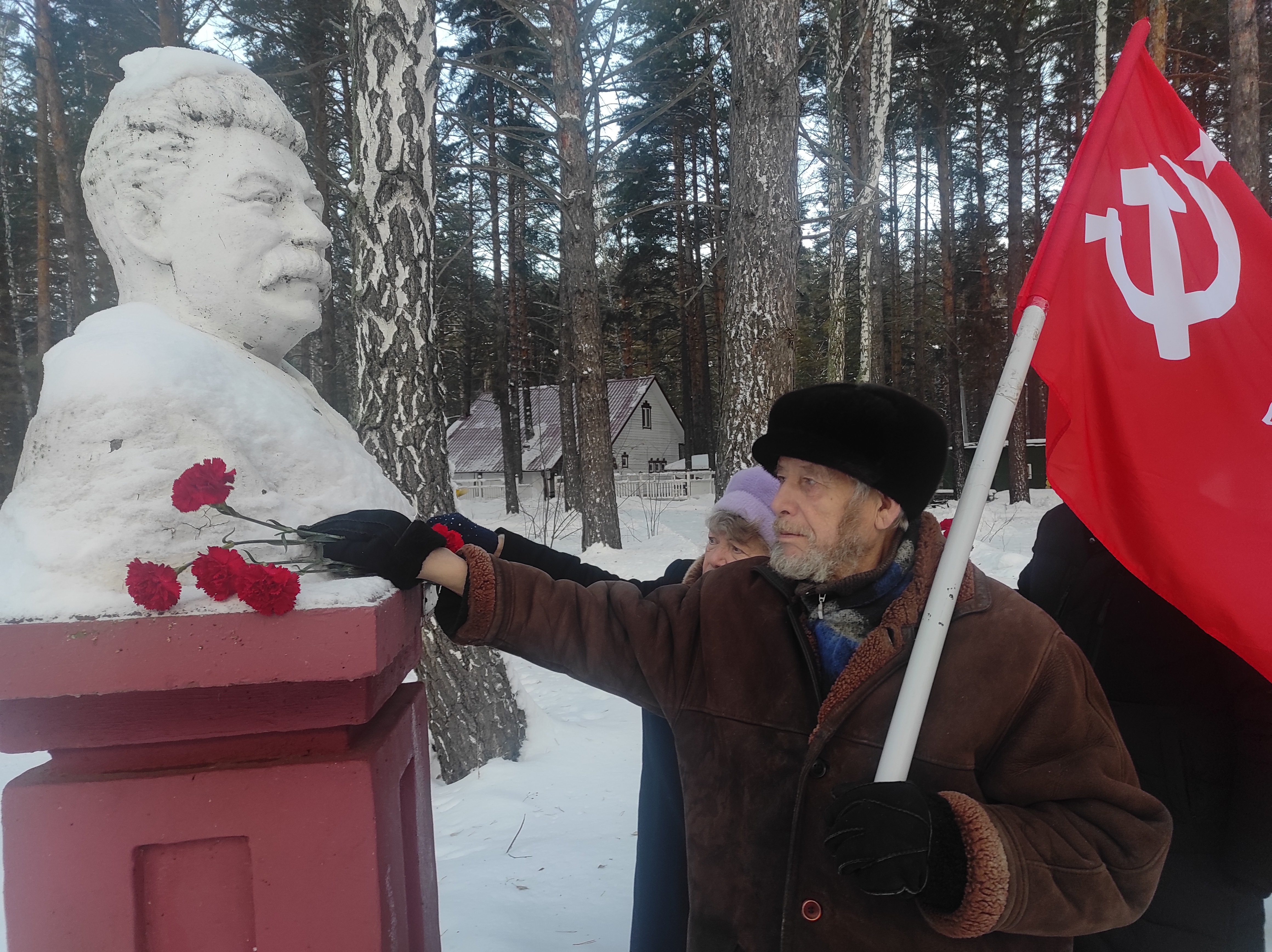 Тюменские коммунисты почтили память И.В. Сталина