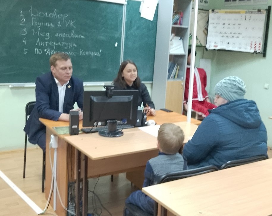 Регина Юхневич провела приём граждан в Ялуторовске
