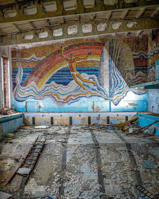 солнце воздух и вода В Тобольске могут быть утрачены советские мозаики, прославляющие труд. За них вступился Зураб Церетели, но это не помогает                    