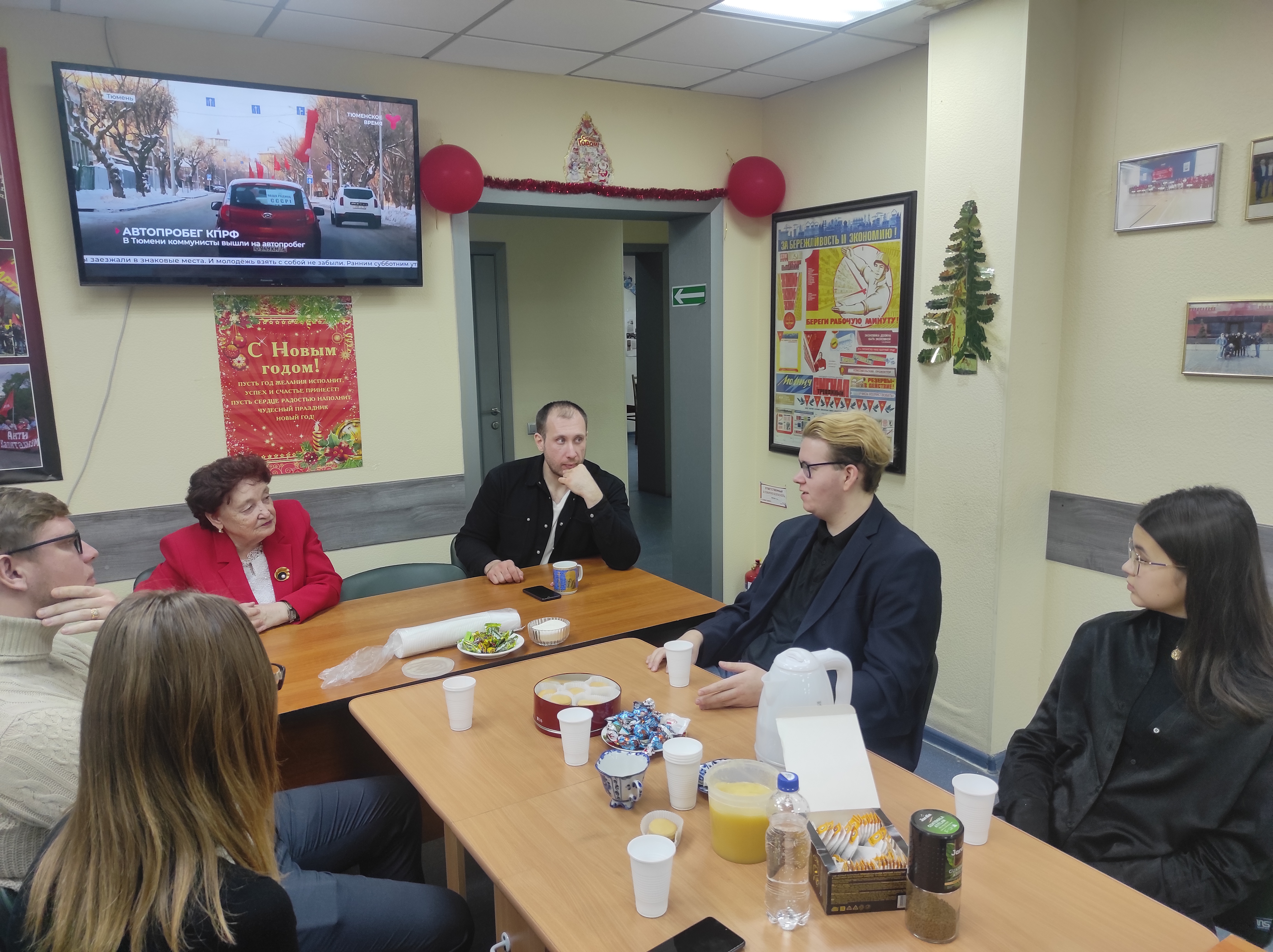 
                        Тамара Казанцева встретилась с участниками проекта «Политическая кухня»                    