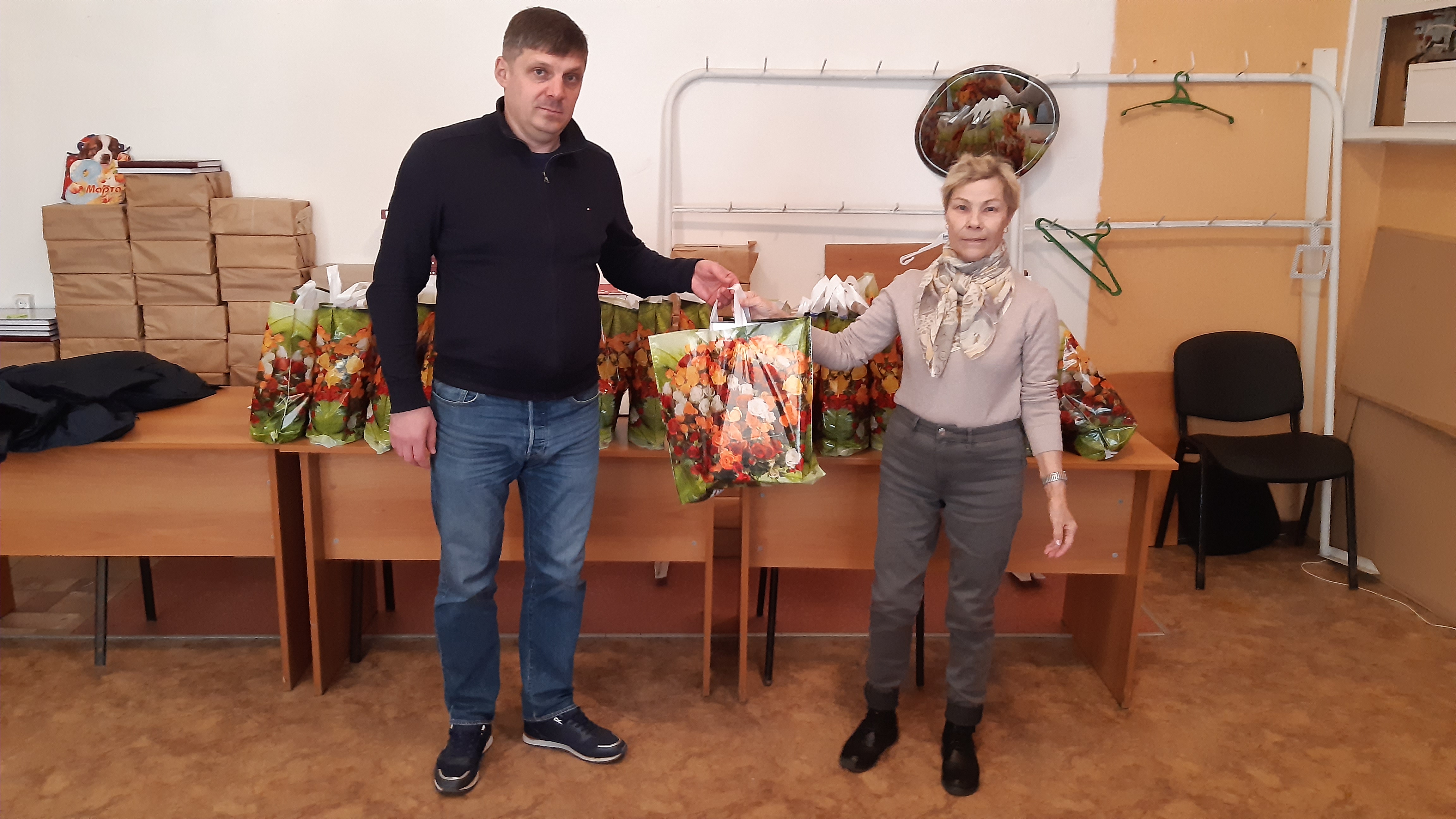 Иван Левченко поздравил Ветеранов с днём пожилого человека